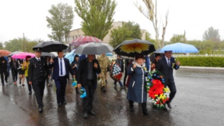 Хода до Дня Перемоги – верхньорогачани вшанували пам'ять захисників України у Другій світовій війні